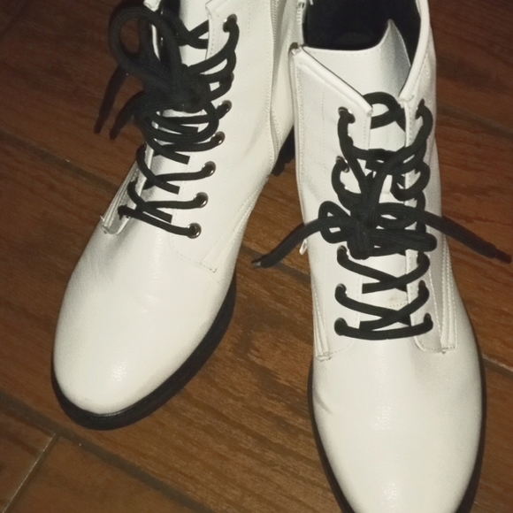 NWOT Esprit "Shelby" Combat Style Boots 11 - Picture 4 of 6